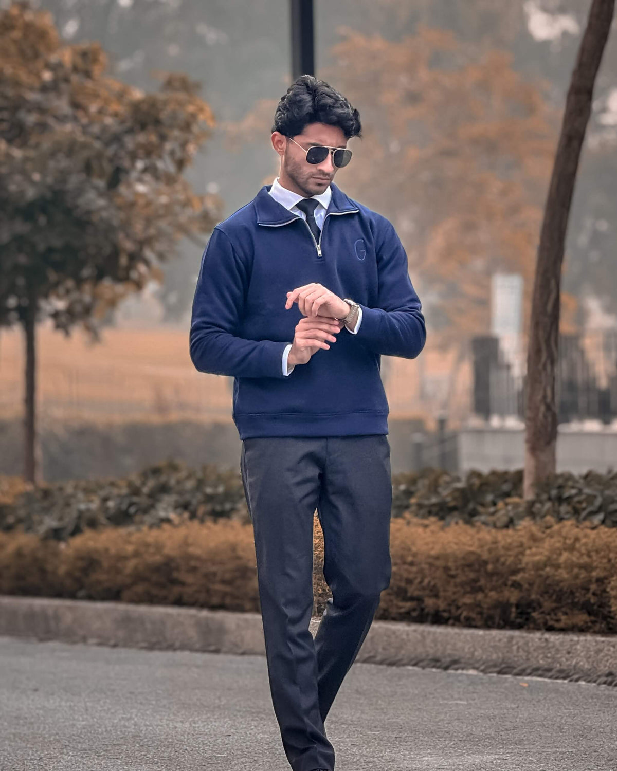 Signature Zipper Sweatshirt | Navy Blue